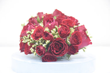 Red Spray Roses Classic Arrangment